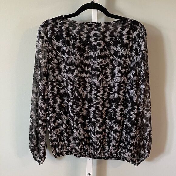 Vince Camuto Black Patterned Long Sleeve Blouse - Picture 4 of 4